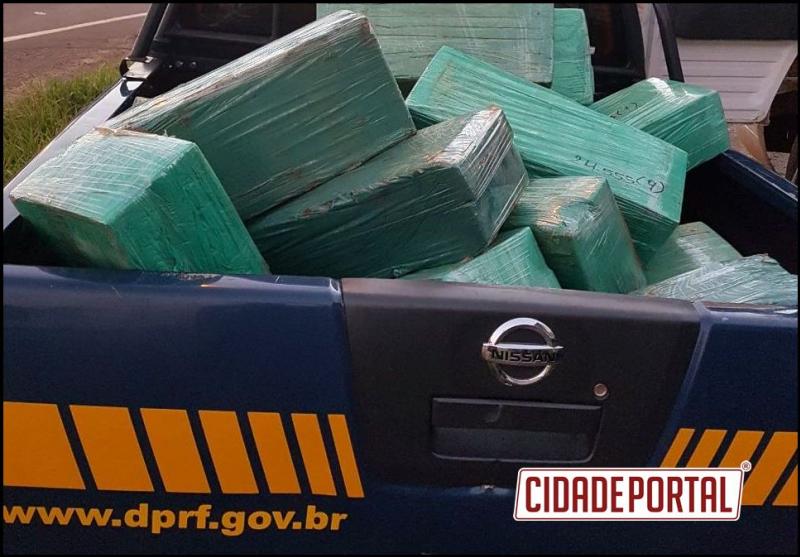 Polcia Rodoviria Federal apreende 474 quilos de maconha em cabine de carreta no Paran
