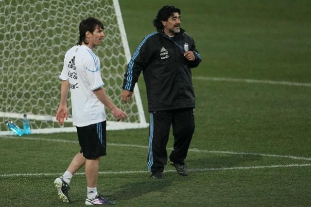 Diego Maradona volta a fazer duras crticas a Lionel Messi