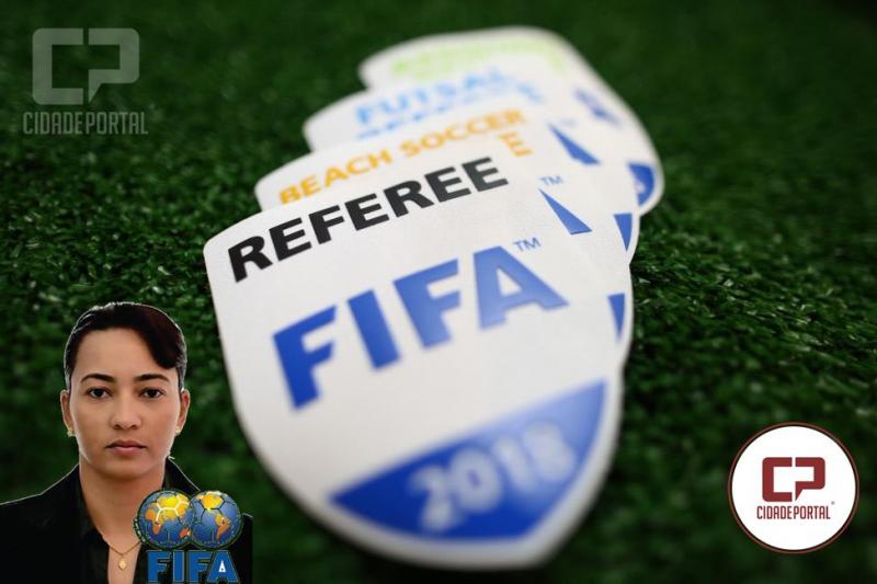 rbitros recebem insgnias da FIFA nesta tera, a goioerense Edina Alves esta na Lista