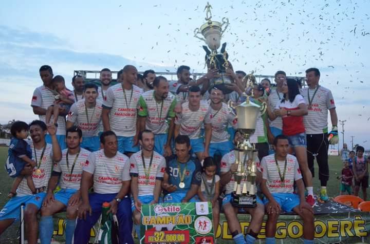 Tuneiras faz a festa para comemorar Ttulo do Futebol Amador