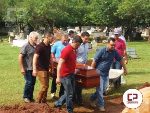 Emoo e dor no sepultamento dos moradores de Moreira Sales que sofreram acidente no Mato Grosso