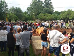 Emoo e dor no sepultamento dos moradores de Moreira Sales que sofreram acidente no Mato Grosso