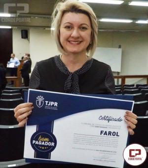 Prefeita de Farol ngela Kraus recebe certificado de Bom Pagador