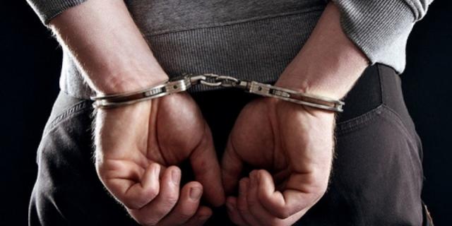Homem  preso acusado de ameaar a prpria me em Campo Mouro