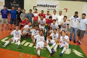 Futsal Masculino Mouroense comemora o Tri-Paranaense no Sub-17