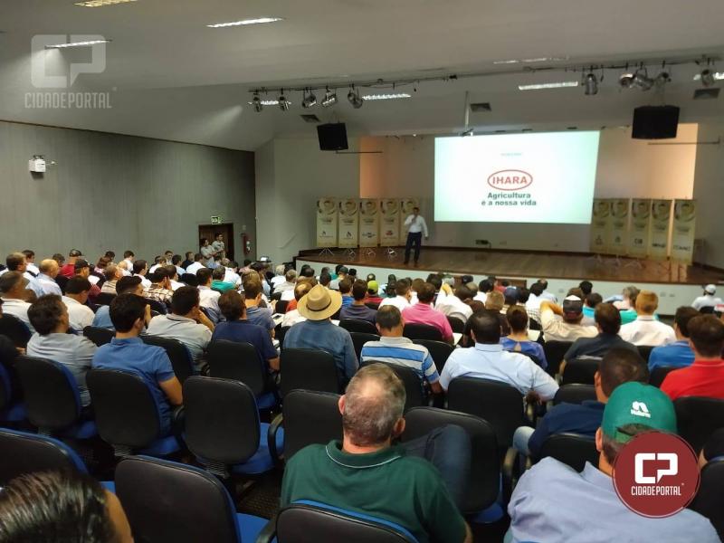 Marcio Bonesi apresentou palestra da histria da Aprosoja Brasil e Aprosoja Paran em Campo Mouro-Pr