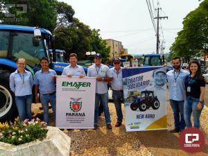 Grande evento em Iretama reuniu lideranas e produtores para entrega de tratores e colheitadeira
