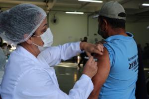 Vacina contra Covid-19 chegar  faixa etria de 51 anos em Campo Mouro at sexta-feira, 18