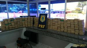 PRF prende homem com 213 quilos de maconha em Campo Mouro-PR