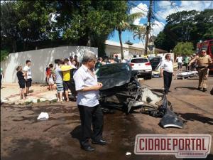 Acidente automobilstico deixa uma pessoa com ferimentos graves no centro de Campo Mouro
