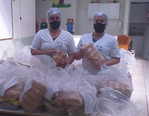Municpio de Campo Mouro faz entrega de kits de alimentao escolar