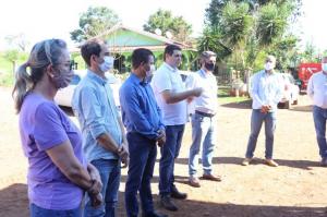 Associao de agricultores de Barbosa Ferraz recebe implementos agrcolas do Coopera Paran