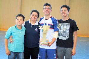 Campo Mouro comemora o Ouro dos JEPs no Handebol Masculino aps vencer Ponta Grossa
