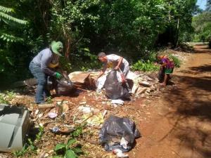 Caminhada ecolgica em Campo Mouro recolheu 213 sacos de lixo