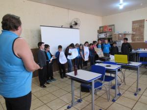 Alunos da escola Monteiro Lobato de Roncador fazem palestra sobre Relgio Biolgico Chins