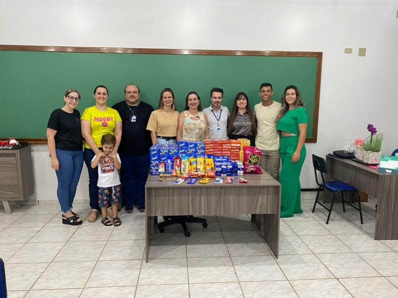 Faculdade UNIMEO - CTESOP arrecada chocolates para crianas e adolescentes atendidos pela Assistncia Social