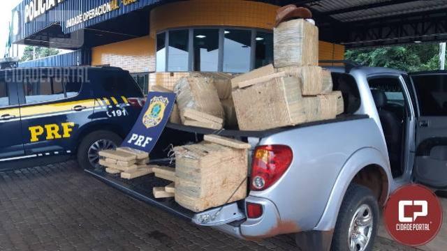 Polcia Rodoviria Federal apreende 467 quilos de maconha em caminhonete roubada