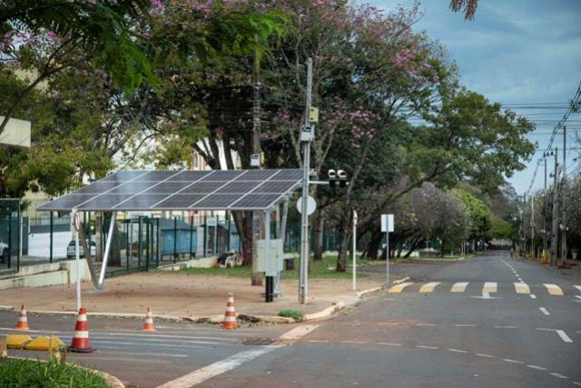 UEM deve economizar R$ 200 mil por ano com usina solar
