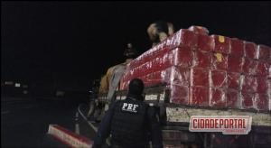 PRF apreende 2,5 toneladas de maconha no Paran, droga iria para o RJ