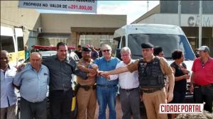 Prefeito Nilson Cardoso de Mariluz entrega veículos para Educação, Agricultura e Polícia Militar