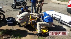 Motorista cruza preferencial e causa acidente automobilstico em Campo Mouro