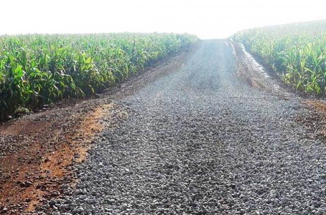 Agricultura: Prefeitura de Assis investe em mais 6 km de solo brita do Ramal Aroma