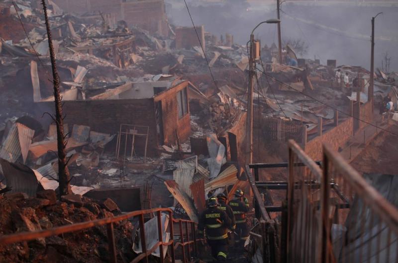 Incndio no Chile destri pelo menos 150 casas