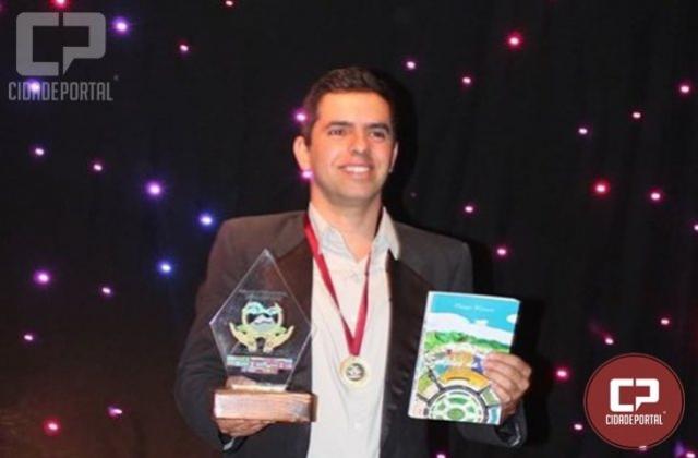 Thiago Winner, escritor mineiro foi premiado em evento internacional