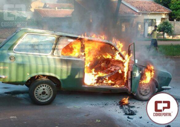 Veculo do Chico da Bagaceira pegou fogo na tarde desta sexta-feira, 02 em Mariluz
