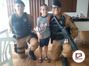Policiais Militares do BPFRON participam de festa temática de menino que sonha ser Policial
