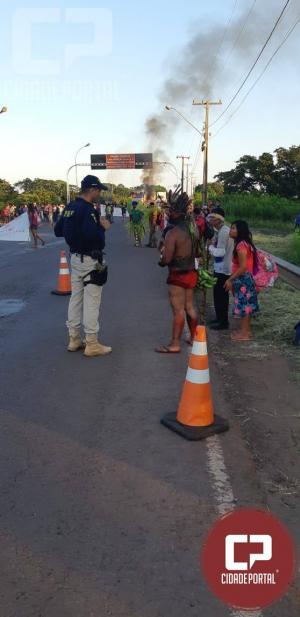 Protesto de ndios fecha Ponte Ayrton Senna em Guara