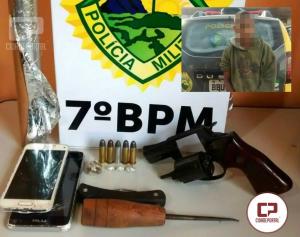 Polcia Militar da 2 CIA/7 BPM durante mandado de busca apreende armas e drogas em Mariluz