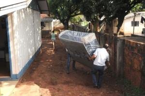 Assistncia Social entrega mais colchese sofs para atingidos pelas chuvas em Umuarama