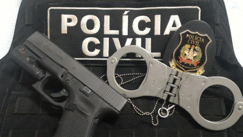 Polcia Civil de Goioer prende mulher que planejou a morte do prprio marido na Vila Candeias