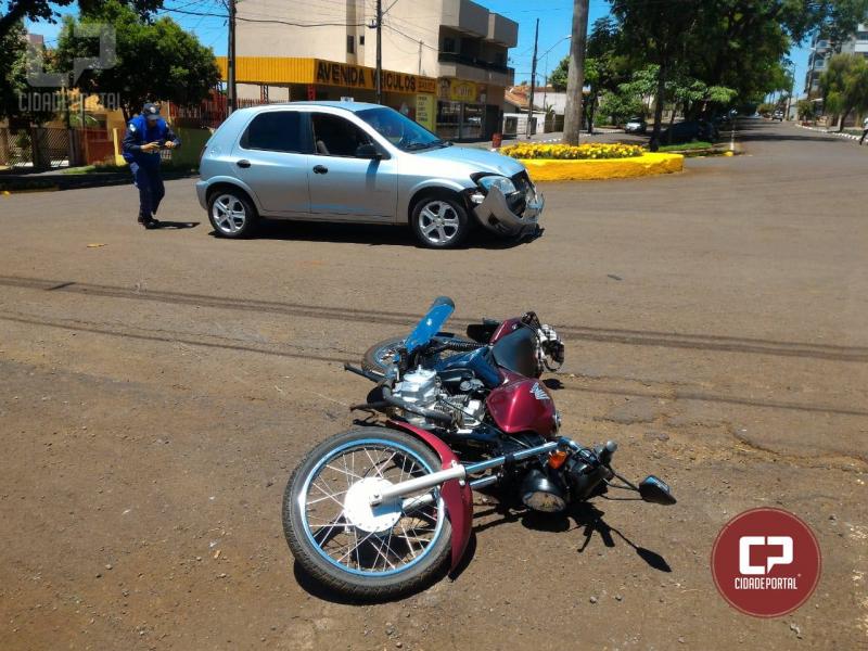 Acidente automobilstico deixa uma pessoa com ferimentos leves em Ubirat