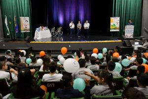 Programa Campo Limpo premia alunos vencedores da etapa regional em Umuarama