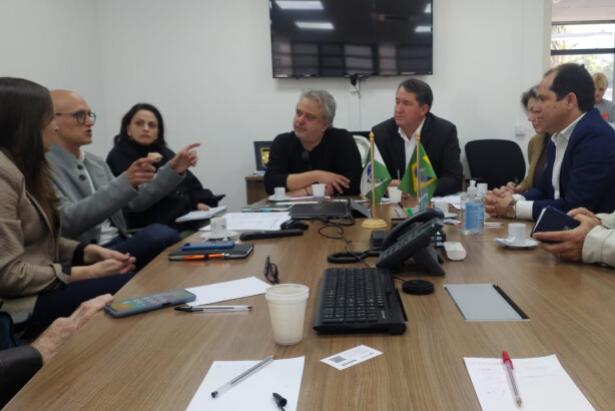 Reunião na Invest Paraná, em Curitiba, discute os próximos passos da ZPE
