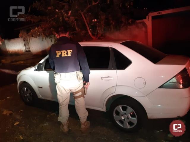 PRF recupera em Guara carro roubado em Duque de Caxias/RJ