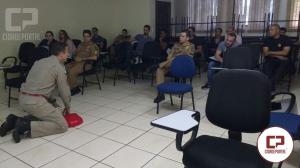Policiais Militares do 5 Batalho de Londrina recebem instruo sobre atendimento pr-hospitalar