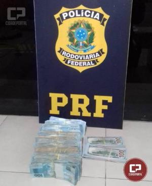 PRF apreende 170 mil reais e 19 mil dlares em veculo durante fiscalizao na BR-163 em Lindoeste