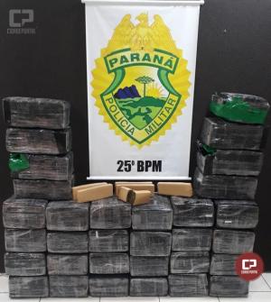 Polcia Militar de Umuarama apreende 490 kg de maconha aps perseguio na PR-323