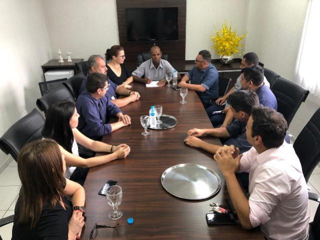 Presidente Noel do Po realiza primeira reunio com servidores efetivos da Cmara Municipal de Umuarama