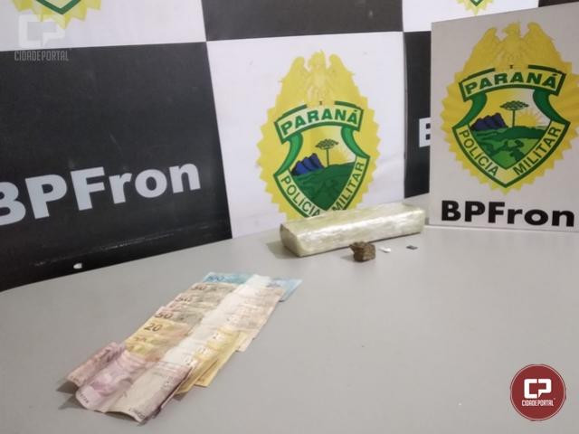 BPFron apreende drogas e fecha ponto de trfico em Guara