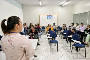 Campanha Agosto Azul ter Dia D no Centro de Especialidades Mdicas de Umuarama