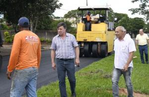 Recapeamento melhora as condies de trfego na Avenida Parigot de Souza