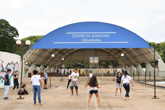 Centro da Juventude em Umuarama promove encontro de diferentes geraes
