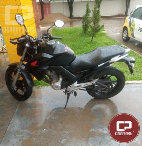 Uma motocicleta foi apreendida pela Polcia Militar por direo perigosa em Umuarama