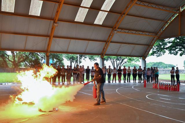 Curso forma novos brigadistas nas escolas municipais, CMEIs e na Smel de Umuarama