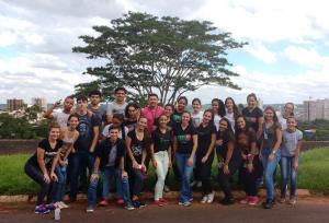 Estudantes do IFPR em Umuarama realizam atividade prtica no Dia Mundial da gua