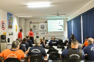Guardas municipais de Umuarama atualizam conhecimentos sobre armamentos